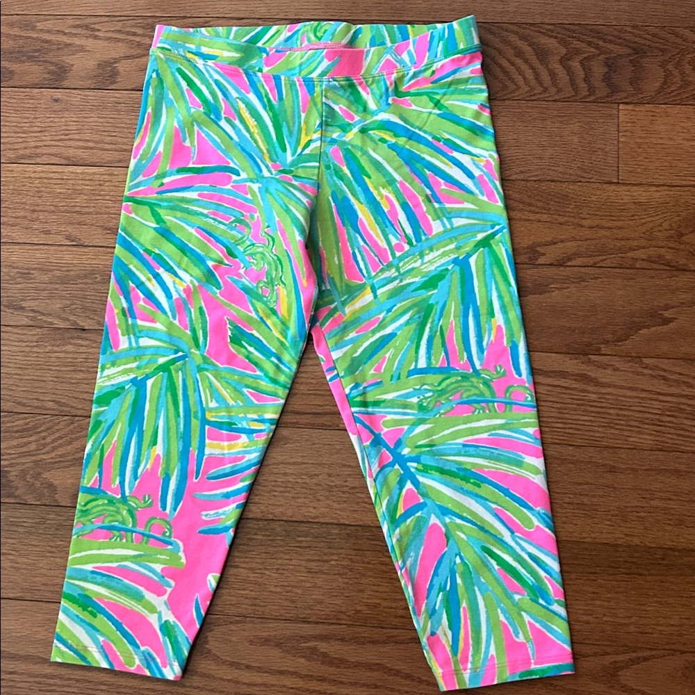 NWOT Lilly Pulitzer Pink and Green Leaf Print Capri Leggings. Size XL (Kids)